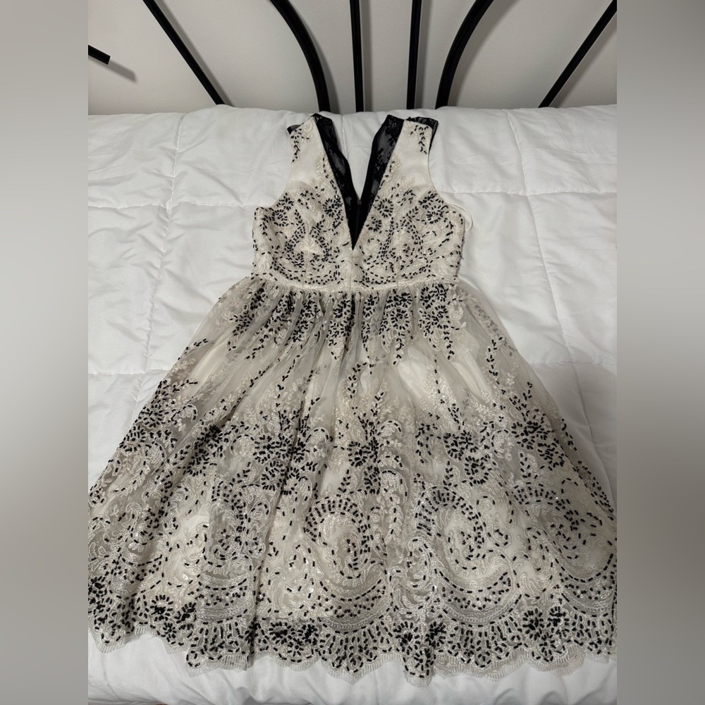 Alice + Olivia Black and Cream Lace Dress